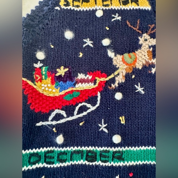 VINTAGE! Colorful Knit Vest with Seasonal Designs - Picture 6 of 14